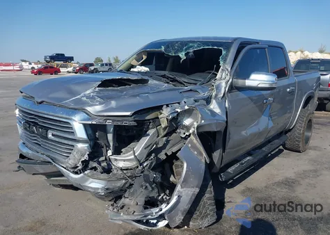 2021 Ram 1500 Laramie 4X4 5'7 Box z USA, uszkodzony, nr VIN 1C6SRFJTXMN650254